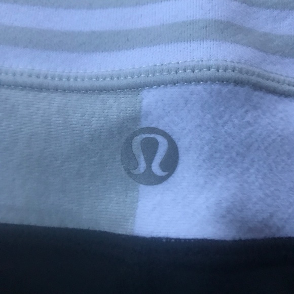 Like New Lululemon Capri’s - Picture 5 of 7